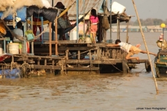 30jan2015_tonle-sap-lake-water-people_5257