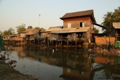 30jan2015_tonle-sap-lake-water-people_5480