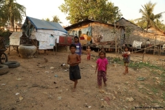 30jan2015_tonle-sap-lake-water-people_5501